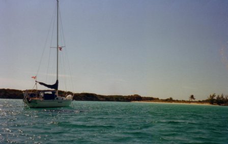 Suselle anchored at Allan Cay